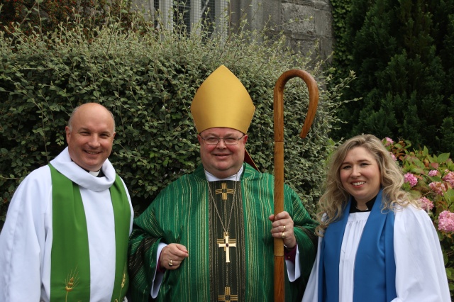 Sabrina Cooke-Nivet (right) with the Bishop of Cork, Dr Paul Colton and the Archdeacon of Cork, the Venerable Adrian Wilkinson (left). 